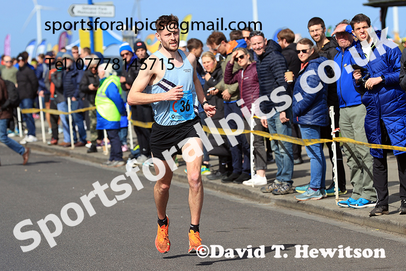 Senior mens Northern 12 Stage Road Relay, 2025 Northern 12 and 6 Stage Road Relays and Junior 5k, Redcar. Photo: David T. Hewitson/Sports for All Pics